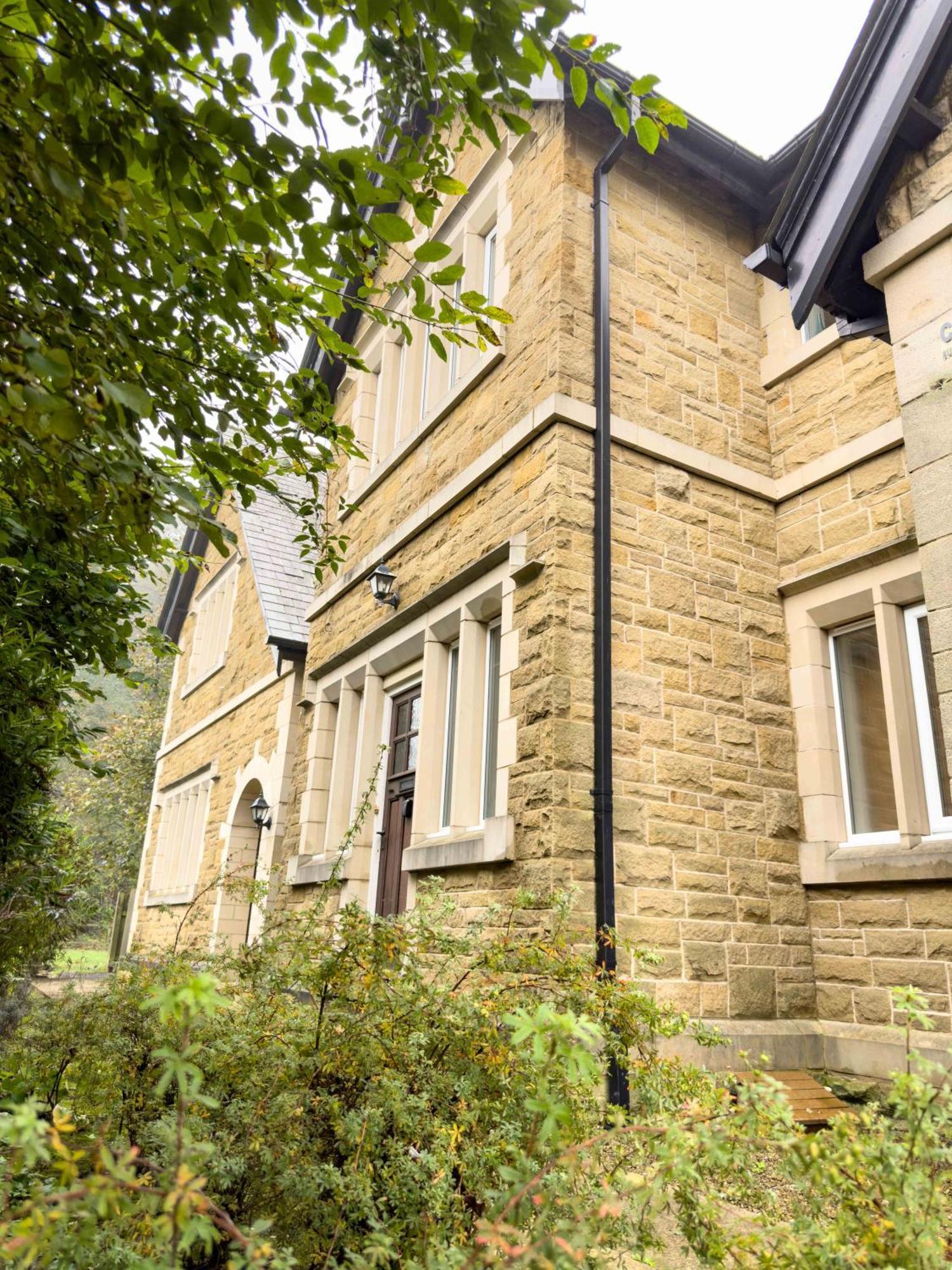 2 Bed - 2 Bath - Duplex Apartment Next To Lbu-Headingley Centre-Ycc Arena-Families-Relocators Meanwood Exterior foto